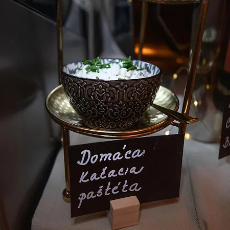Kamelia فندق 3*