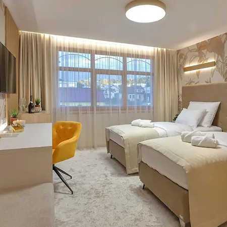 Kamelia Hotell 3*