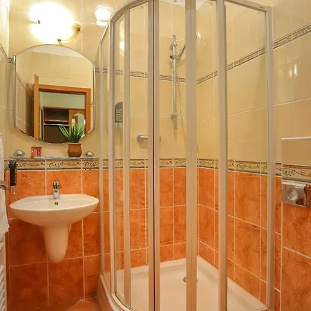Hotel Kamelia 3*
