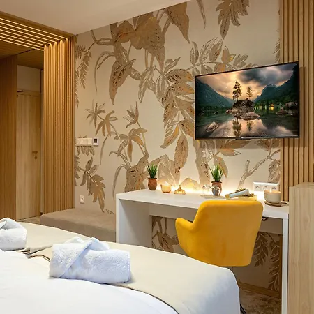 Kamelia Hotell 3*